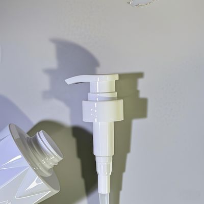 গ্লাস আকৃতির PET কসমেটিক বোতল প্রেস পাম্প এবং কাস্টম লোগো সহ, সর্বনিম্ন ৫০০০ পিস, ডেলিভারি ১৫-৩৫ দিন