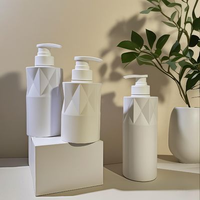 গ্লাস আকৃতির PET কসমেটিক বোতল প্রেস পাম্প এবং কাস্টম লোগো সহ, সর্বনিম্ন ৫০০০ পিস, ডেলিভারি ১৫-৩৫ দিন