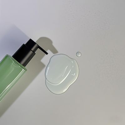 কাস্টম রঙের কসমেটিক ব্যক্তিগত যত্ন প্যাকেজিংয়ের জন্য প্রেস পাম্প সিলিং সহ পিইটি প্লাস্টিকের বর্গাকার বোতল